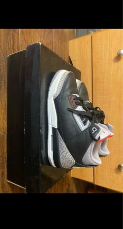 Retro Jordan Cement 3s size 6.5y in women’s a size 8