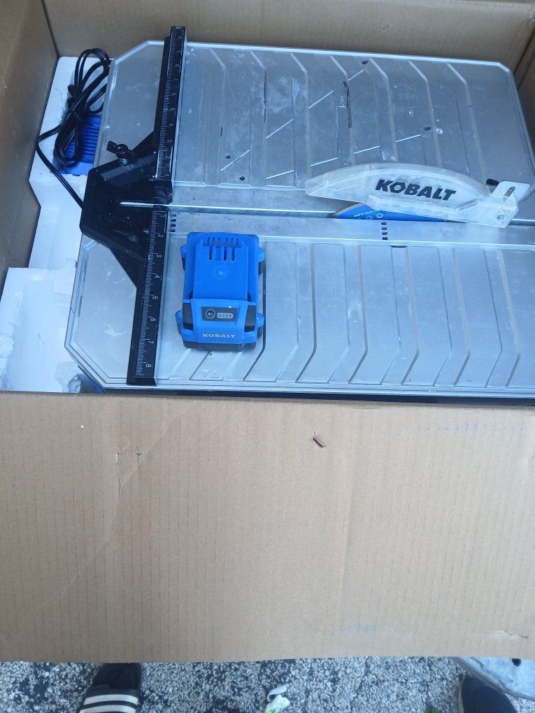 Kobalt Saw Cutting Machine