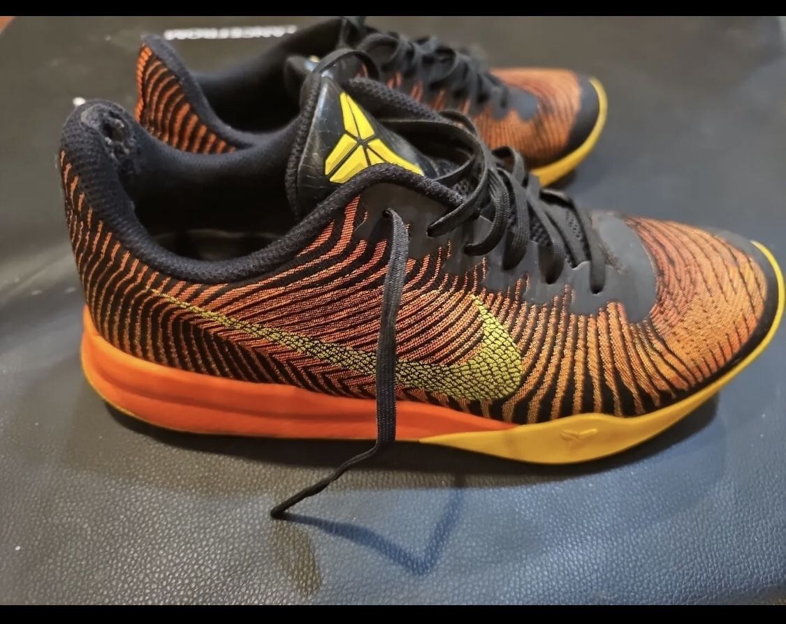 Nike Kobe メンタリティ2シューズ US 10.5 赤 KB MENTALITY 2
