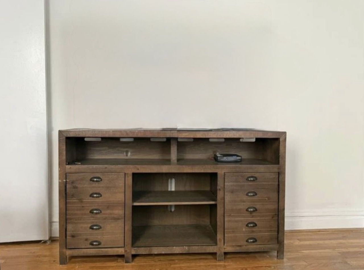 ASHLEY FRUNITURE TV STAND (tv not included)