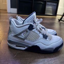 Jordan 4’s Midnight Navy 