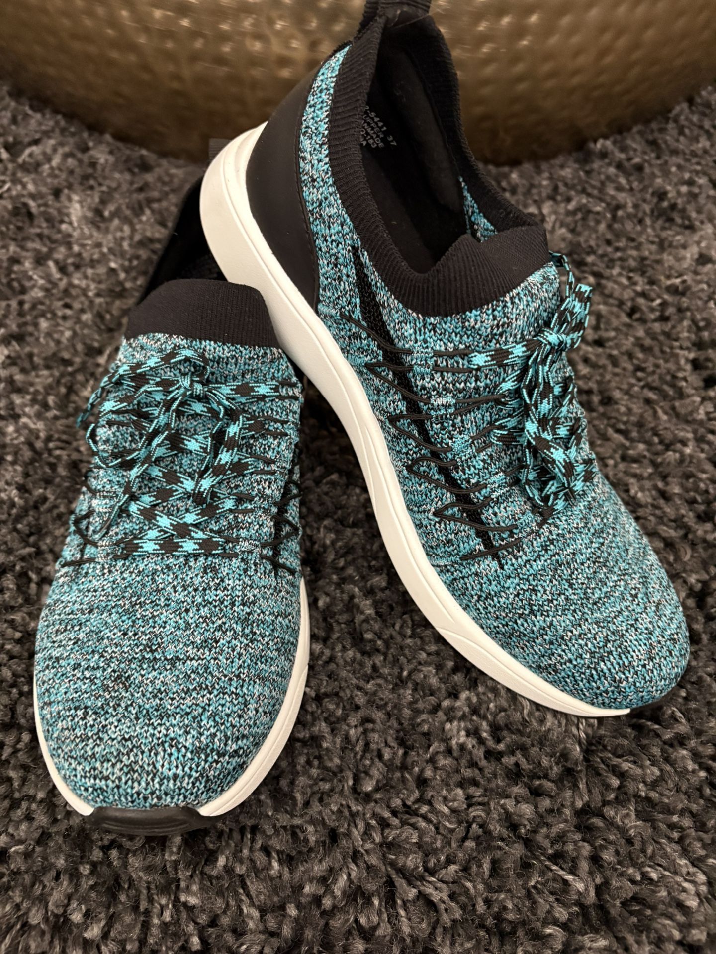 New alegeria Slip On Shoes