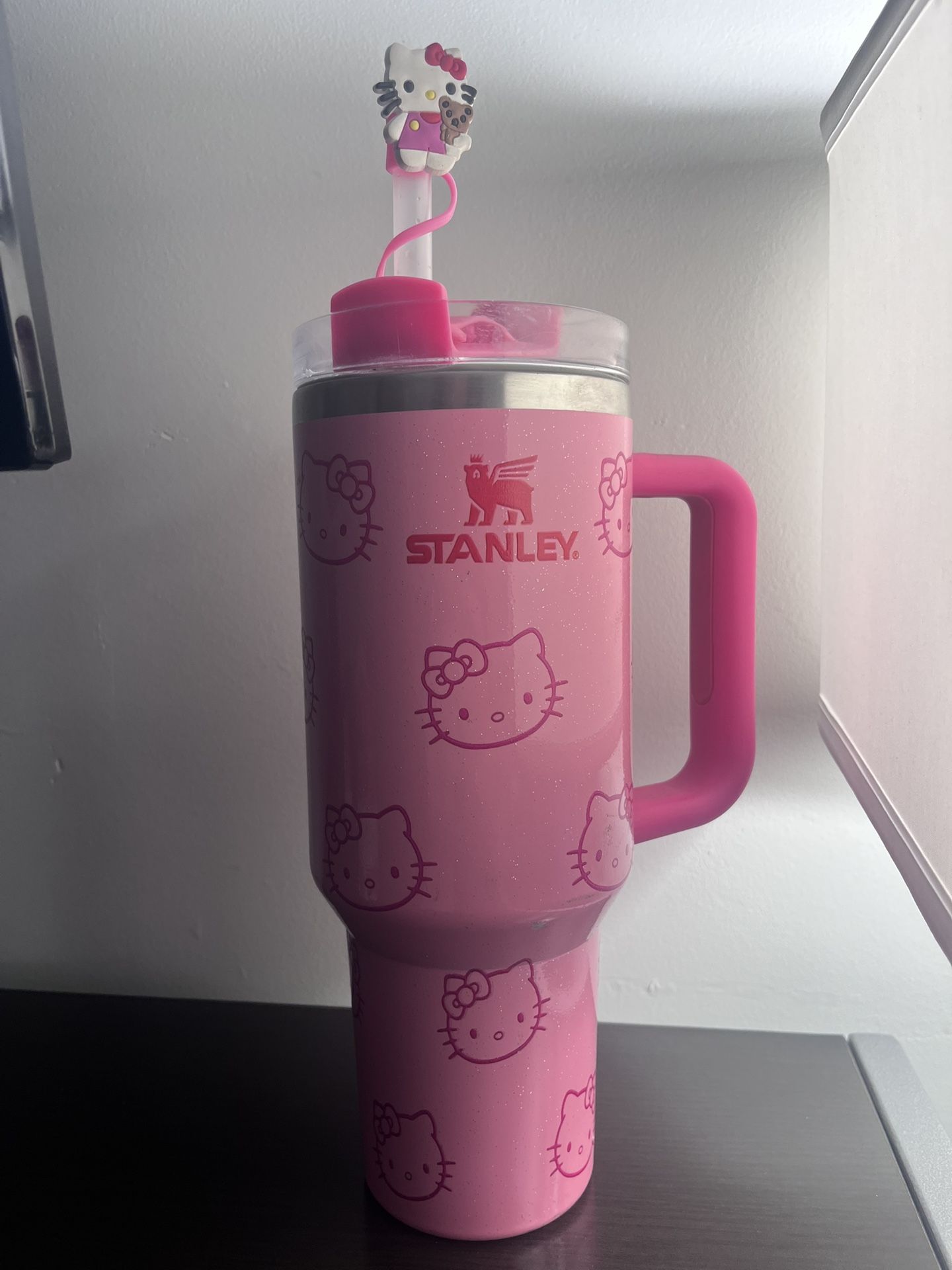 Hello Kitty x Stanley FlowState 40oz Tumbler – Rare & Adorable!