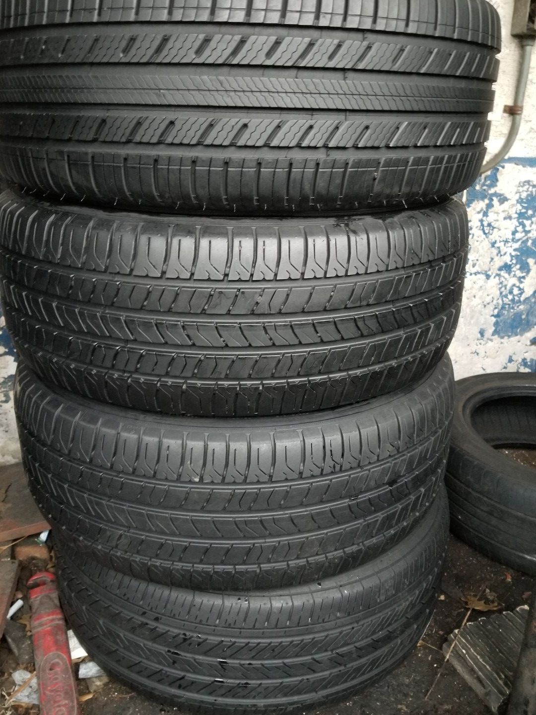 Four good set of Michelin tires for sale 225/50/17