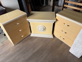 4 pieces bedroom set