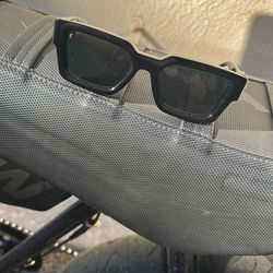 Louis Vuitton Z1414E