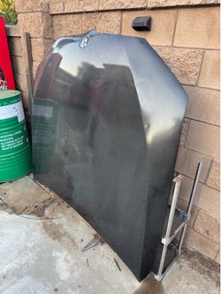 BMW 5 series hood