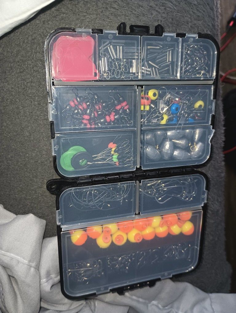 Complete Fishing Tackle Box – Hooks, Sinkers, Bobbers, and Accessories