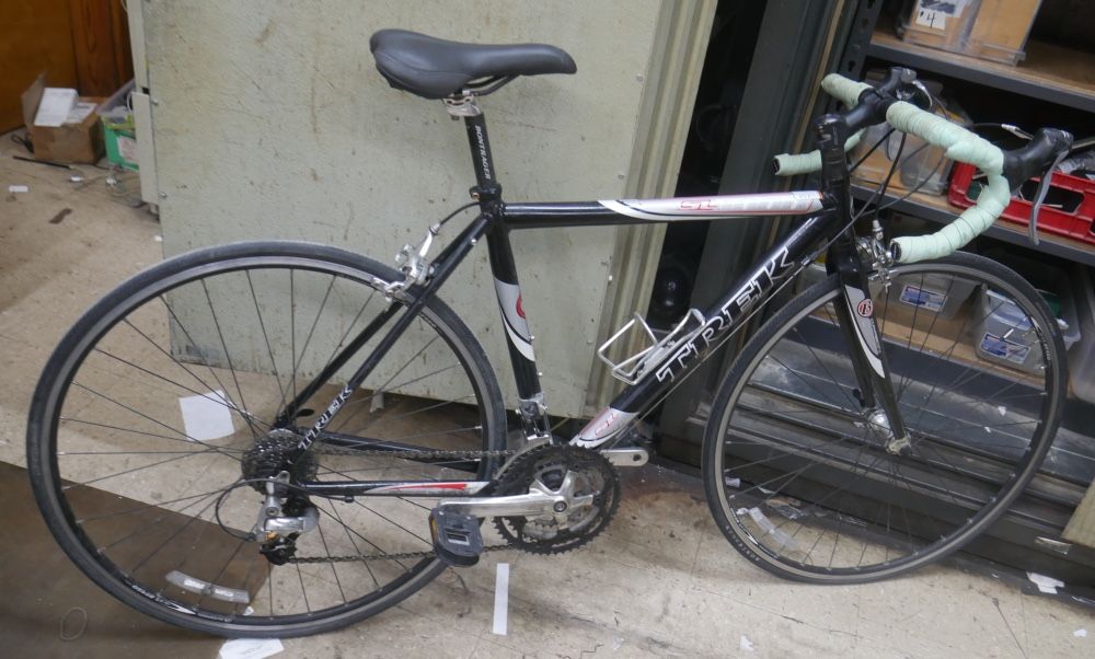 TREK 1000 SL BONTRAGER ALPHA SUPERLIGHT ALUMINUIM  ROAD BIKE CARBON FORK, CARBON SEATPOST, SHIMANO FRONT DERAILLEUR, SHMANO TIAGRA REAR DERAILLEUR , 2