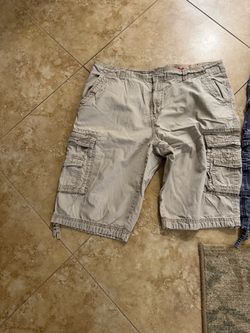Men’s used cargo shorts, union Bay 38