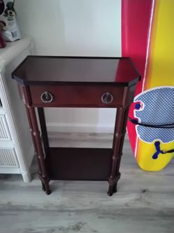 Etntryway Table $20