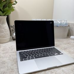 MacBook Air 13-inch Silver 