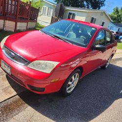 2005 Ford Focus ZX4 