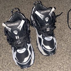 Balenciaga Size 9