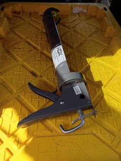 HDX Caulk Gun with Spout Cutter