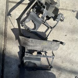 Chevy 2002/2002 Headlight Brackets Oem