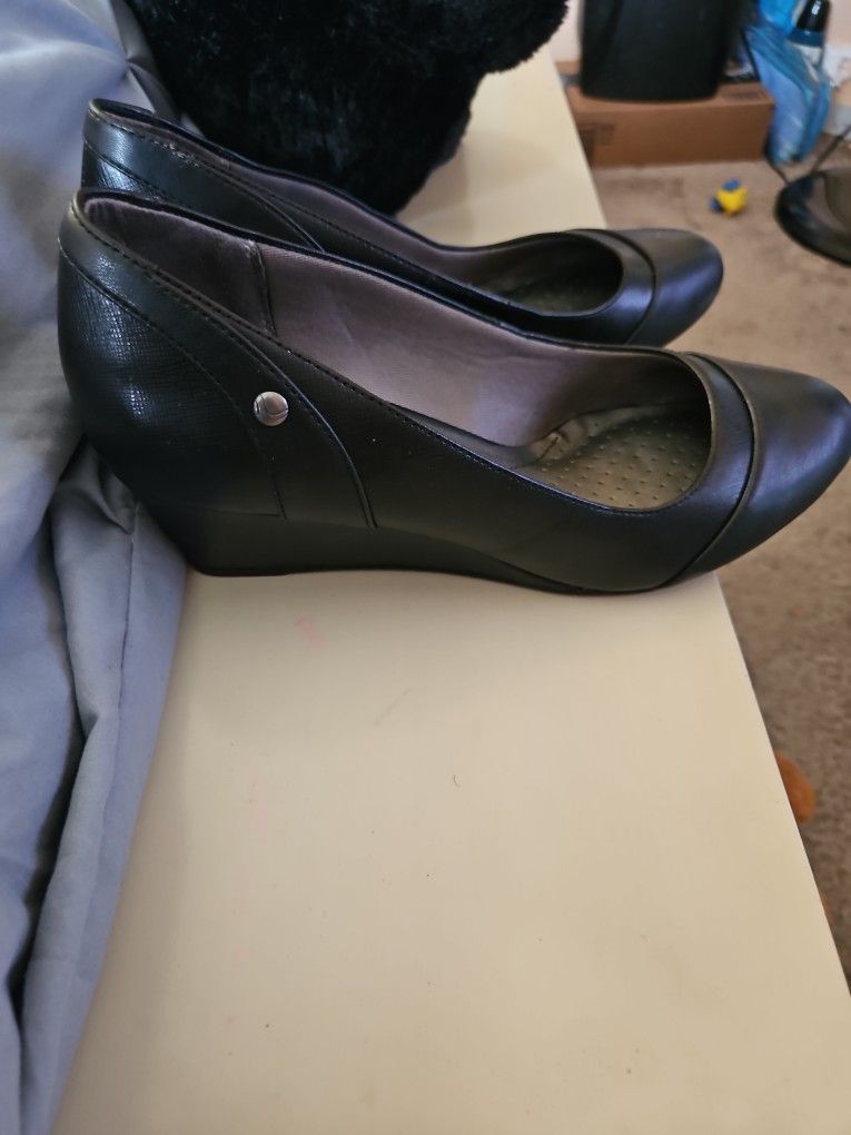 Blk Shoes Size 10