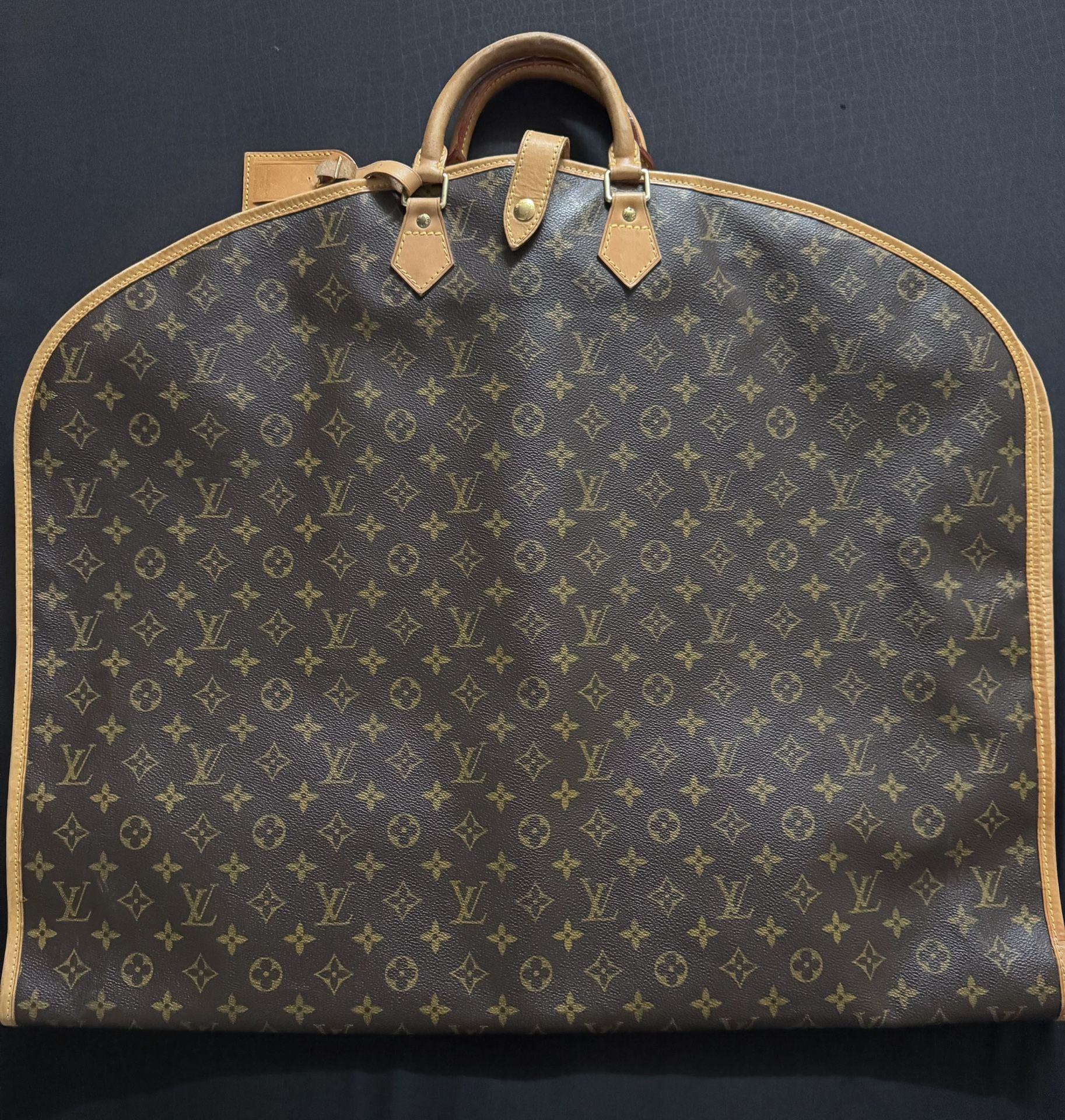Louis Vuitton  Garment Bag 👜