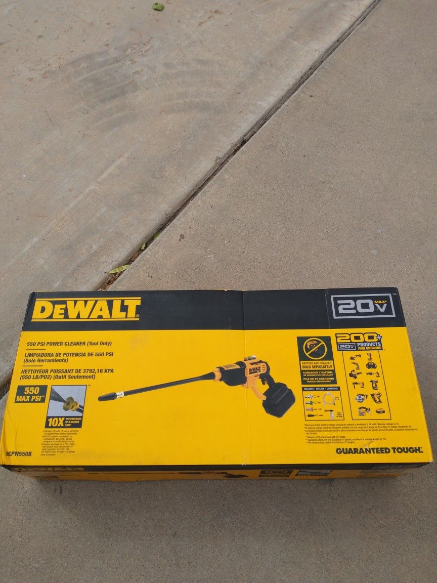 Dewalt 550 PSI Battery Operated Pressure Washer