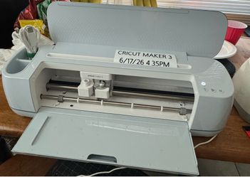 Cricut maker3 & explore 1