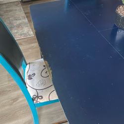 Dining/Kitchen table And Chairs