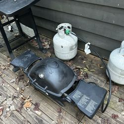 Weber Grill With Full Propane Gas Tank 