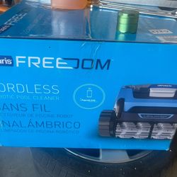 Robotic Cordless Pool Vacuum 