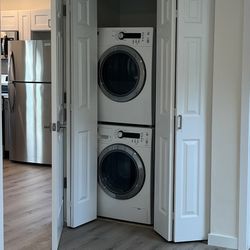 GE Stackable Washer And Dryer For Sale $250