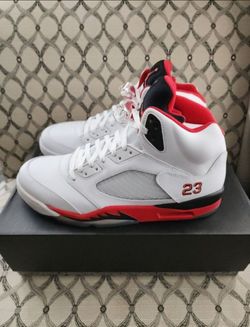Jordan 5s white fire red 12.5M (New)