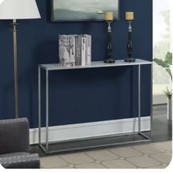 42" Console Table * Table Top Color: Mirrored Top Table Base Color: Gold Frame