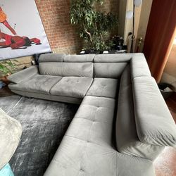 SECTIONAL COUCH FOR SALE // OBO