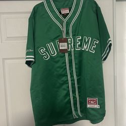Supreme Red And Navy Blue Sweater for Sale in Miami, FL - OfferUp