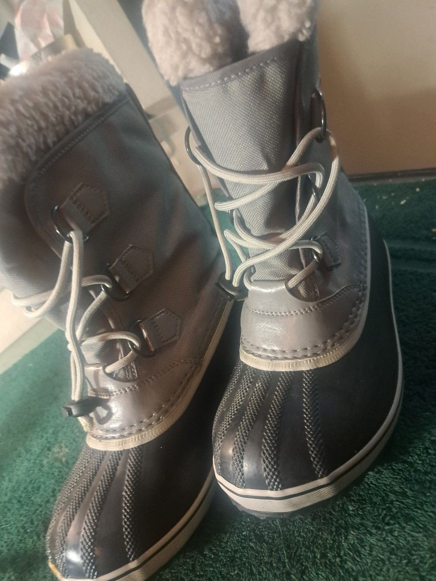 Sorel Womrns Size 4 Winter Boots