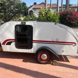 “Classic teardrop trailer (Anaheim)
