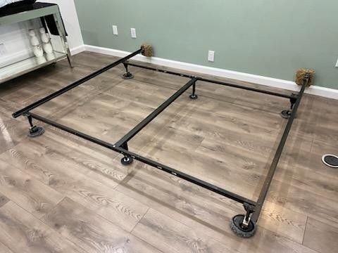 Cal King Complete Frame Boxspring & Posturepedic Pillow Top Mattress