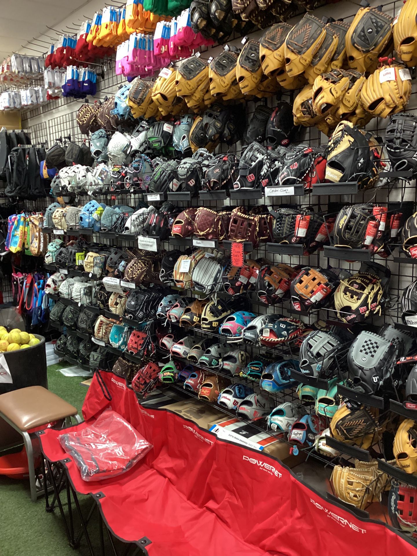 Huge Selection Of New And Used Baseball/Softball Gloves ( Read Description)