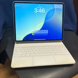 Apple air 128 gb. 13inch M2 W Pad and Pencil
