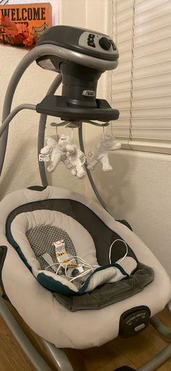 Graco Baby Swing with Mobile