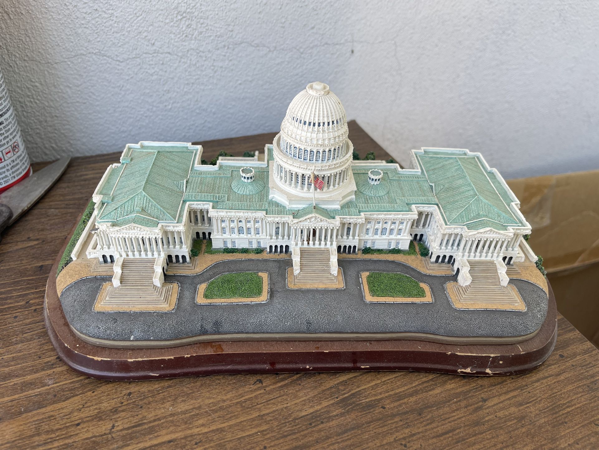  The White House Collectible  Very Nice 