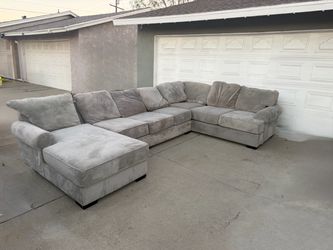 Large Gray Fabric Sectional Sofa