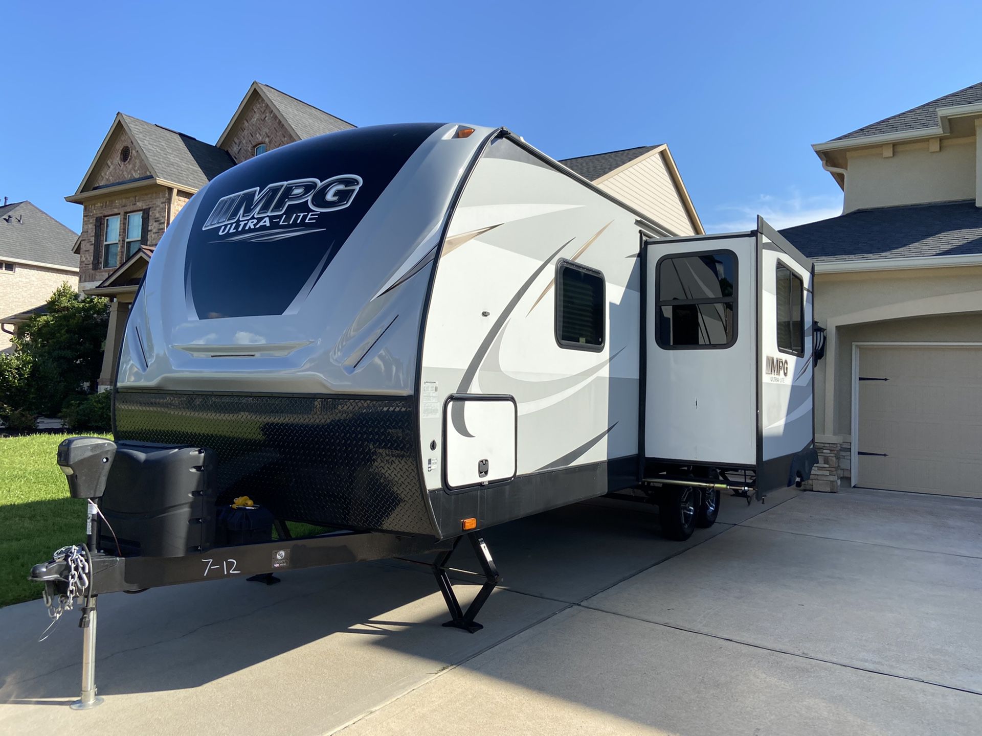 2019 - MPG Cruiser 2400BH in excellent condition 8’x29’ cash only