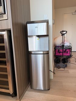Brio Bottom Load Water Dispenser - 720 Moderna