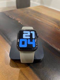/// APPLE WATCH SE UNLOCKED ///