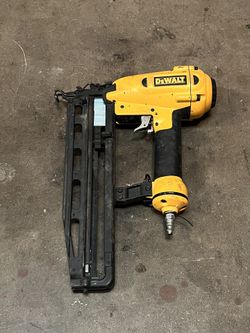 DeWalt 16g Nailer