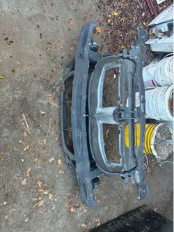 Bmw E90 radiator support
