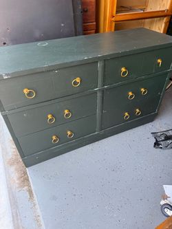 Dresser