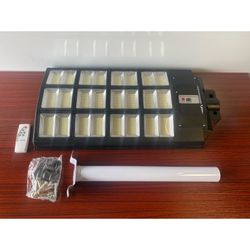 1000 Watt Solar Street Light With Mounting Post