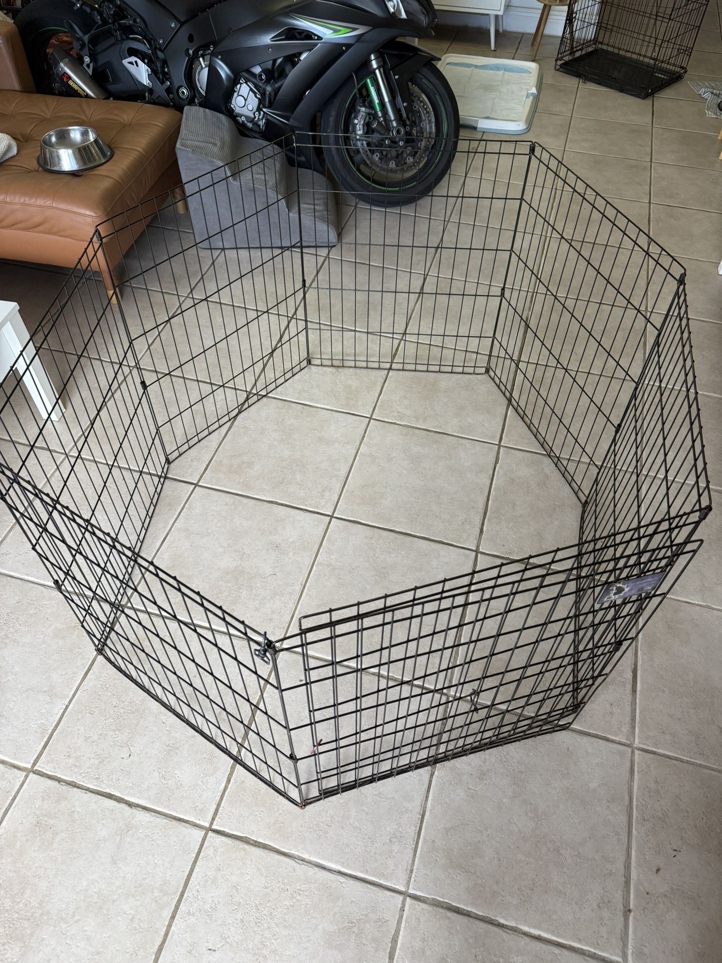 Black dog playpen / Wired Dog Gate. Extra‑Long & foldable