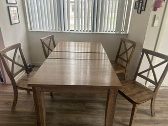 Dining Table and Chairs set