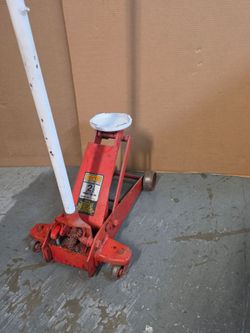 NORCO Hydraulic Floor Jack